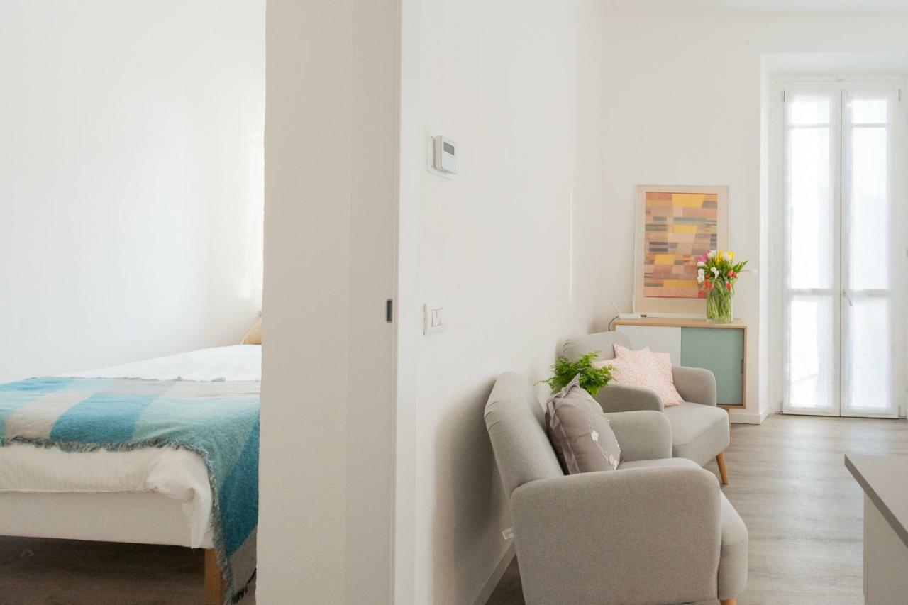 The Little By Rent * Como